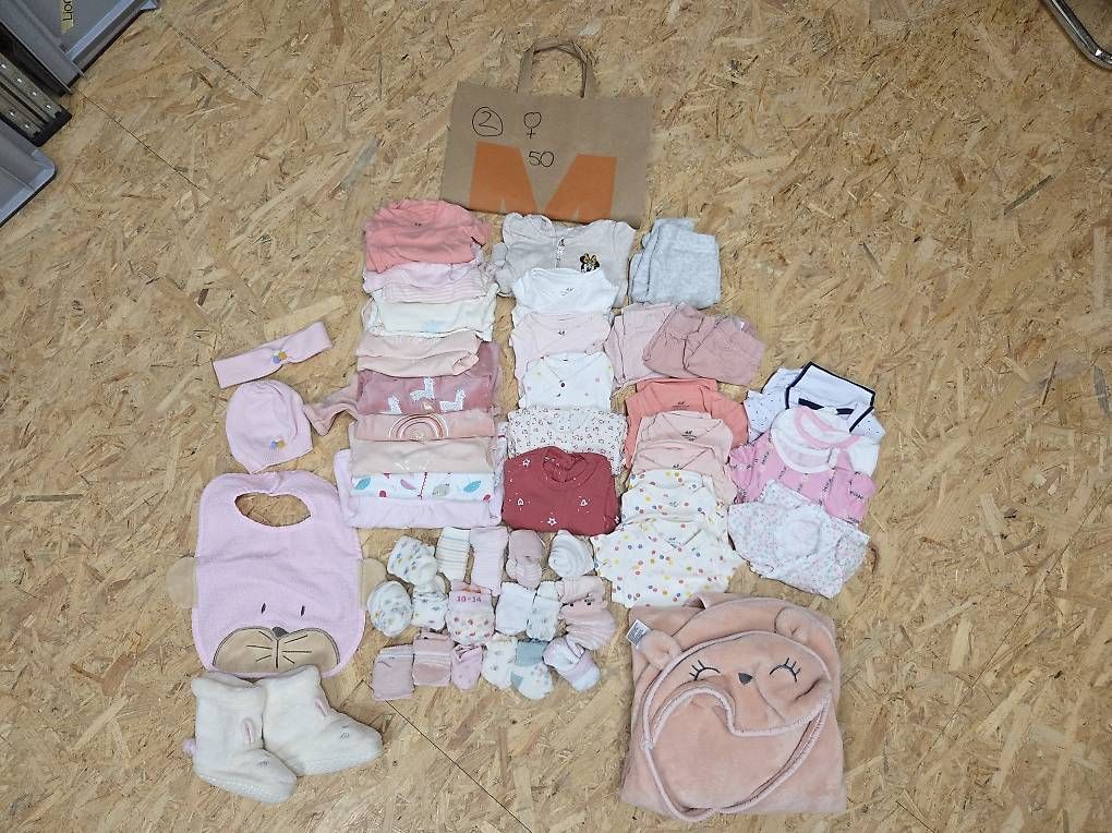 Lotti & Set di vestiti: Paket Nr2 Babykleider Grösse 50 Mädchen – Usato da Russikon venduto da Geimi89