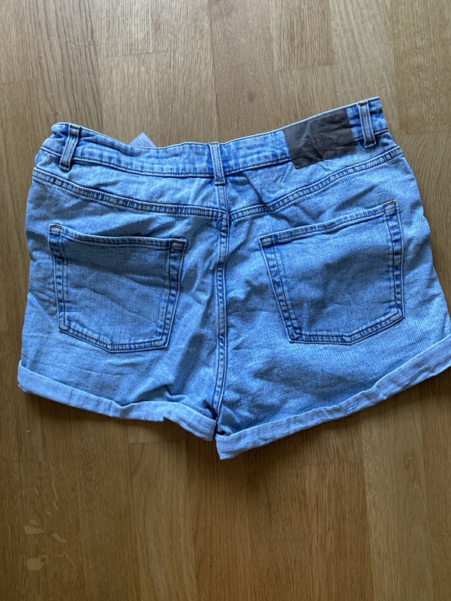 Pantaloni: Shorts 🎉 – Usato da Villeret venduto da Laloer22 2