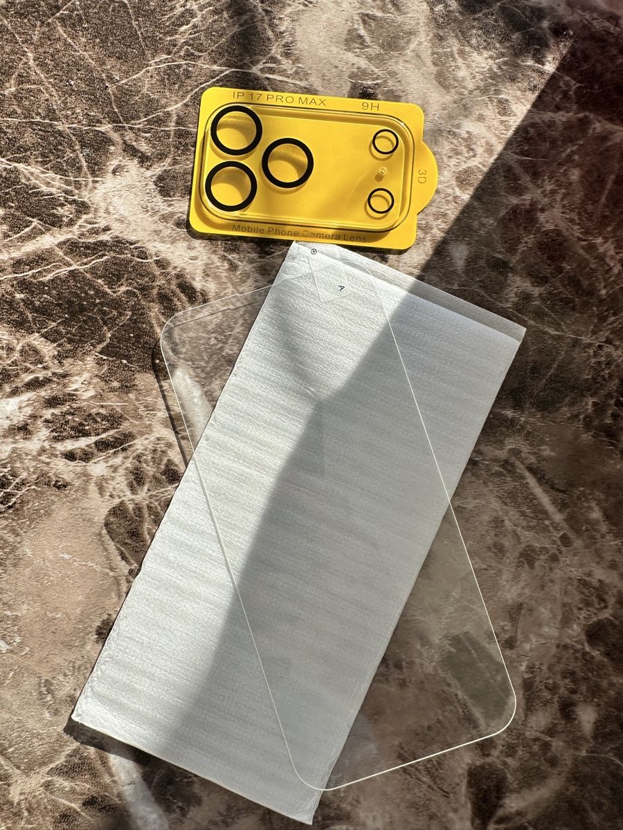 Cover & Protezioni schermo: iPhone 17 Pro Displayschutz + Kamera – Nuovo e nell'imballaggio originale da Basel venduto da sherlock_bs
