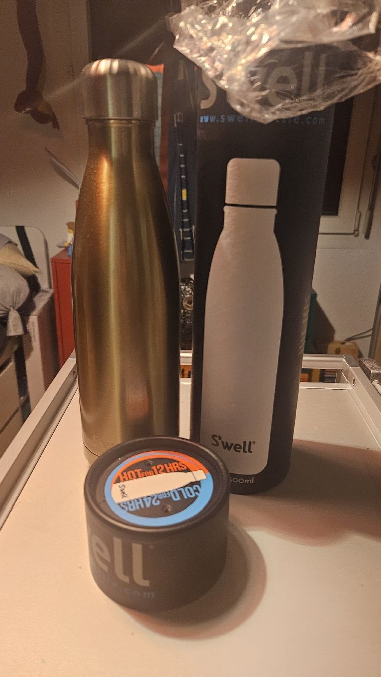 Borracce & Thermos: Bouteille isotherme S'well 500ml - – Nuovo e nell'imballaggio originale da Brügg BE venduto da man_xyd9 2