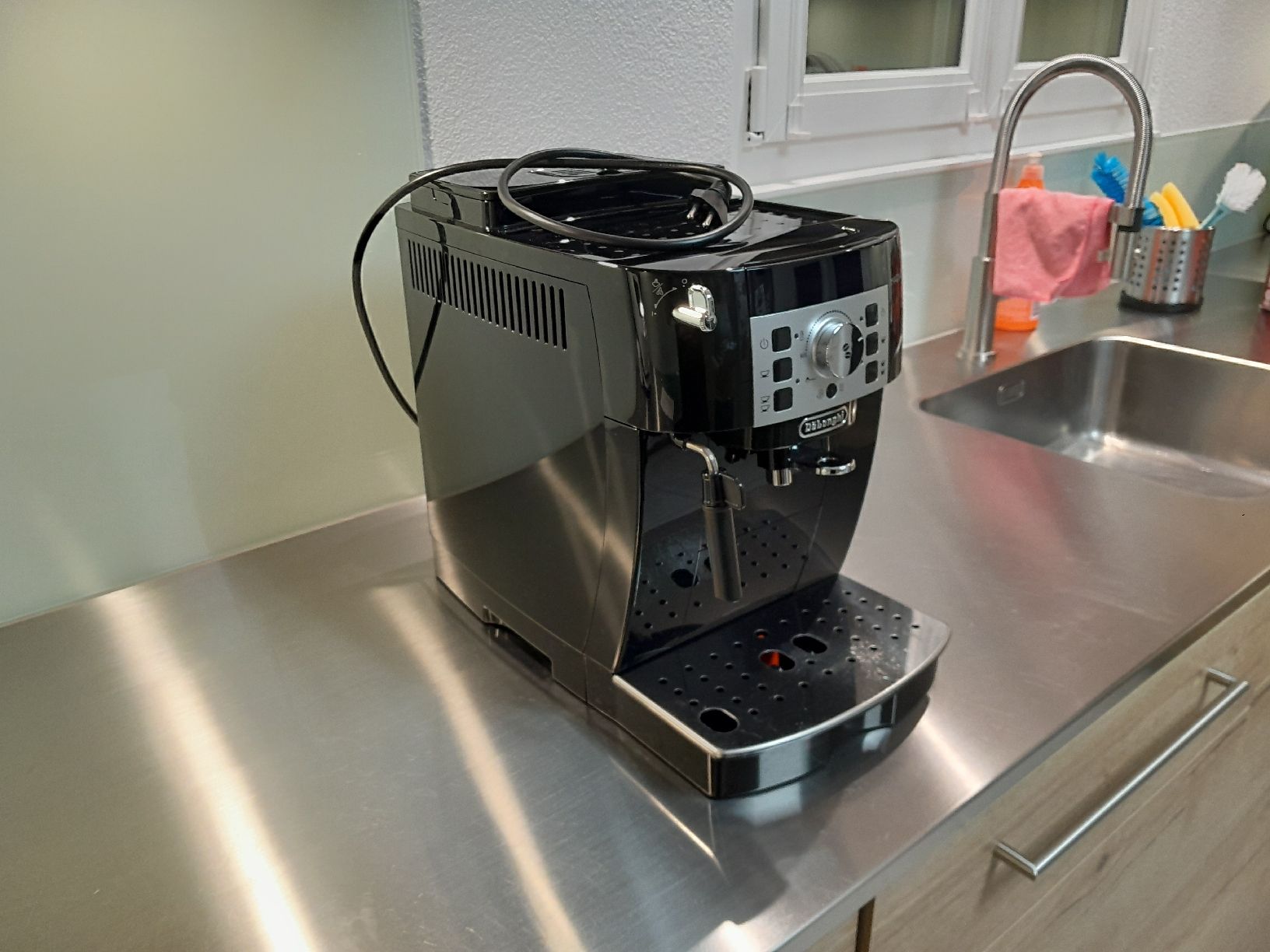 De'Longhi Macchine per caffè & Macchine per espresso: De Longhi Magnifica S – Usato da Möriken AG venduto da Topfuel7 2