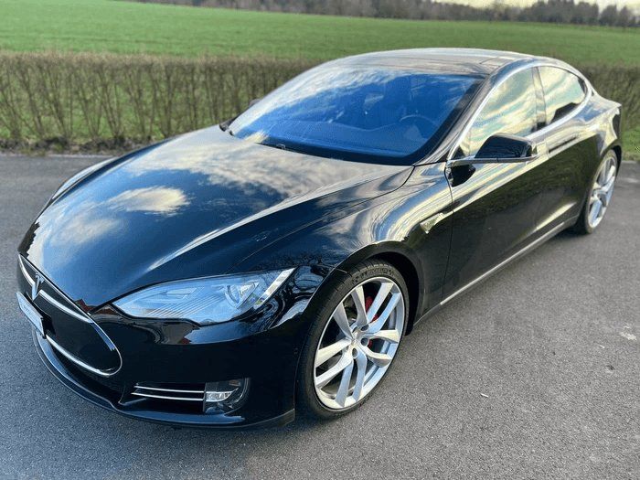 TESLA Model S 85 D Performance