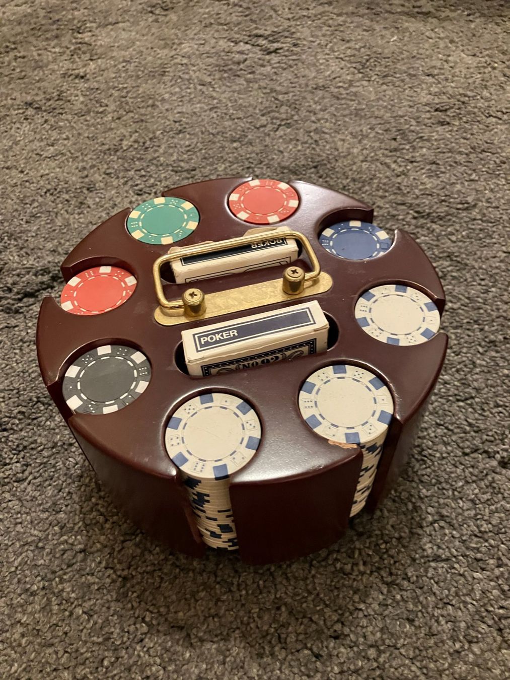 Giochi: Poker Set mit Jetons und Karten - Komplett! – Usato da Berikon venduto da Alex00.