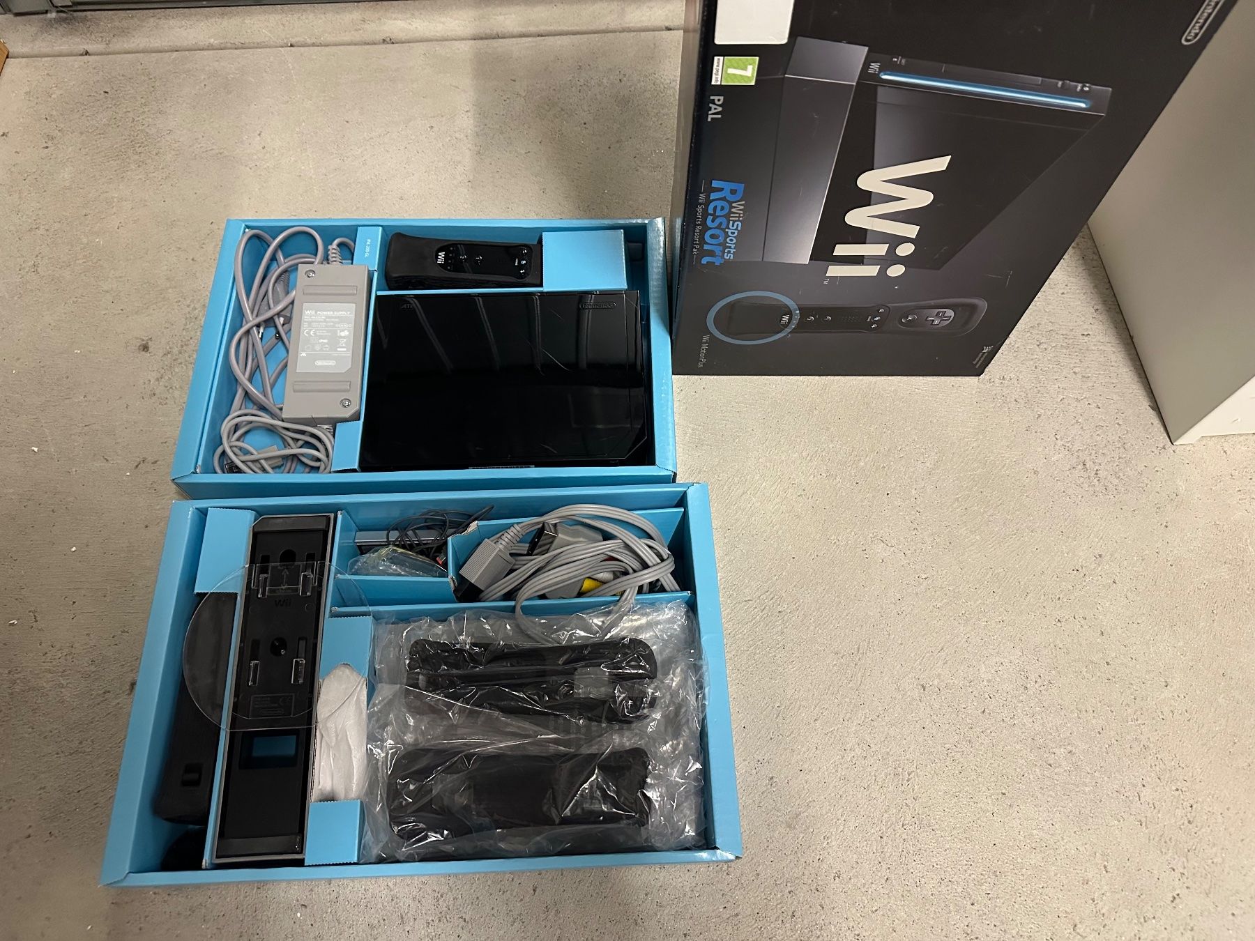 Nintendo Konsolen: Nintendo Wii Schwarz inkl. GameCube-Spiele & Controller – Gebraucht aus Caslano von THEDMLM 1