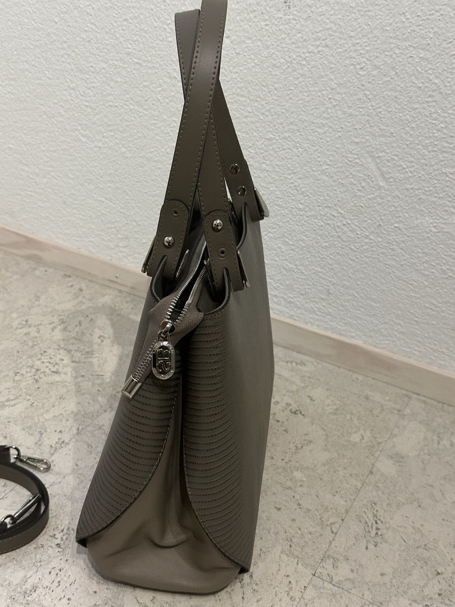 Borse da donna: Sara Burglar Handtasche Neu – Nuovo e nell'imballaggio originale da Wilen b. Wollerau venduto da lia_9v87 3