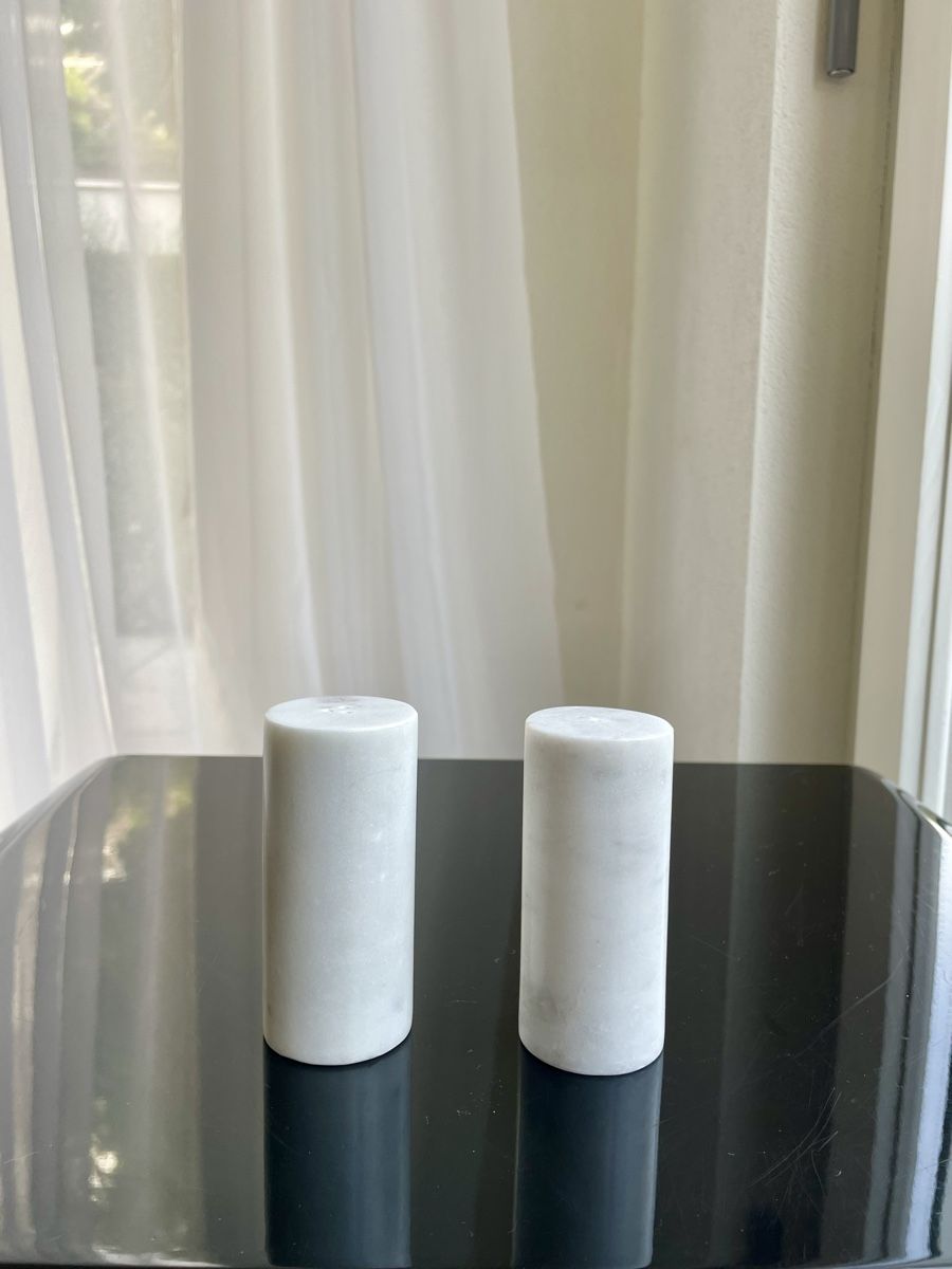 Elettrodomestici da cucina: Marble Salt and pepper shakers  – Usato da Richterswil venduto da Prangins9 3