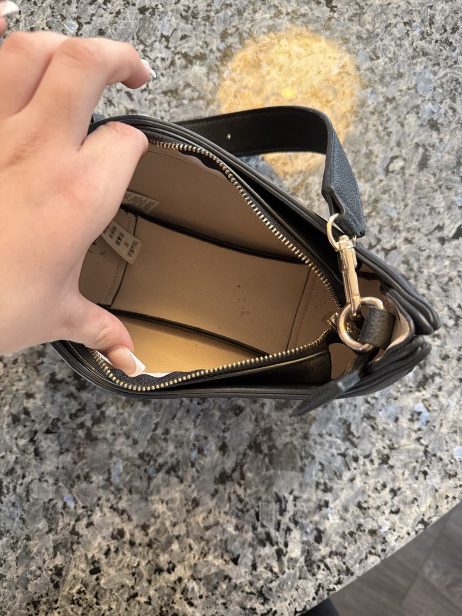 Guess Sacs femmes: Guess Tasche – D'occasion à Reinach AG par rompusori 1