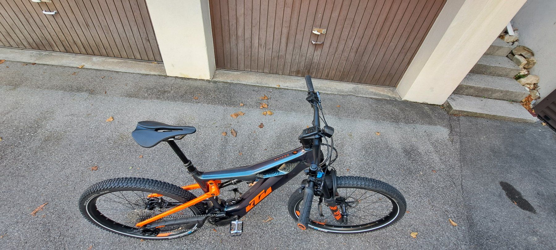 KTM Biciclette: KTM Macina Kapoho Master Fully Carbon E-Bike Shimano XT Bosc – Usato da Oberägeri venduto da 455 7