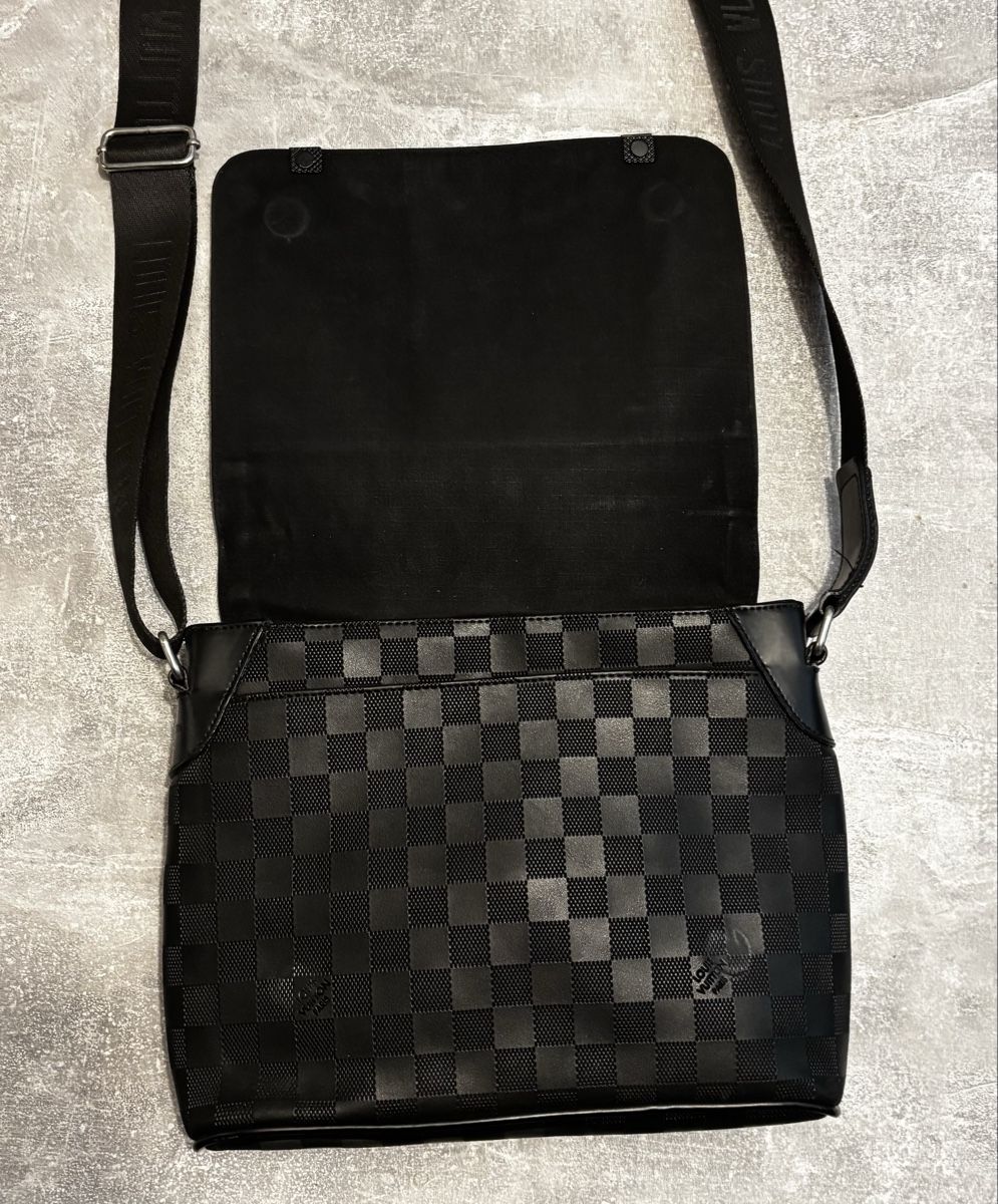 Louis Vuitton Altro in  Abbigliamento & Accessori: Sacoche Louis Vuitton BLACK – Usato da Daillens venduto da ale_nd9l 1