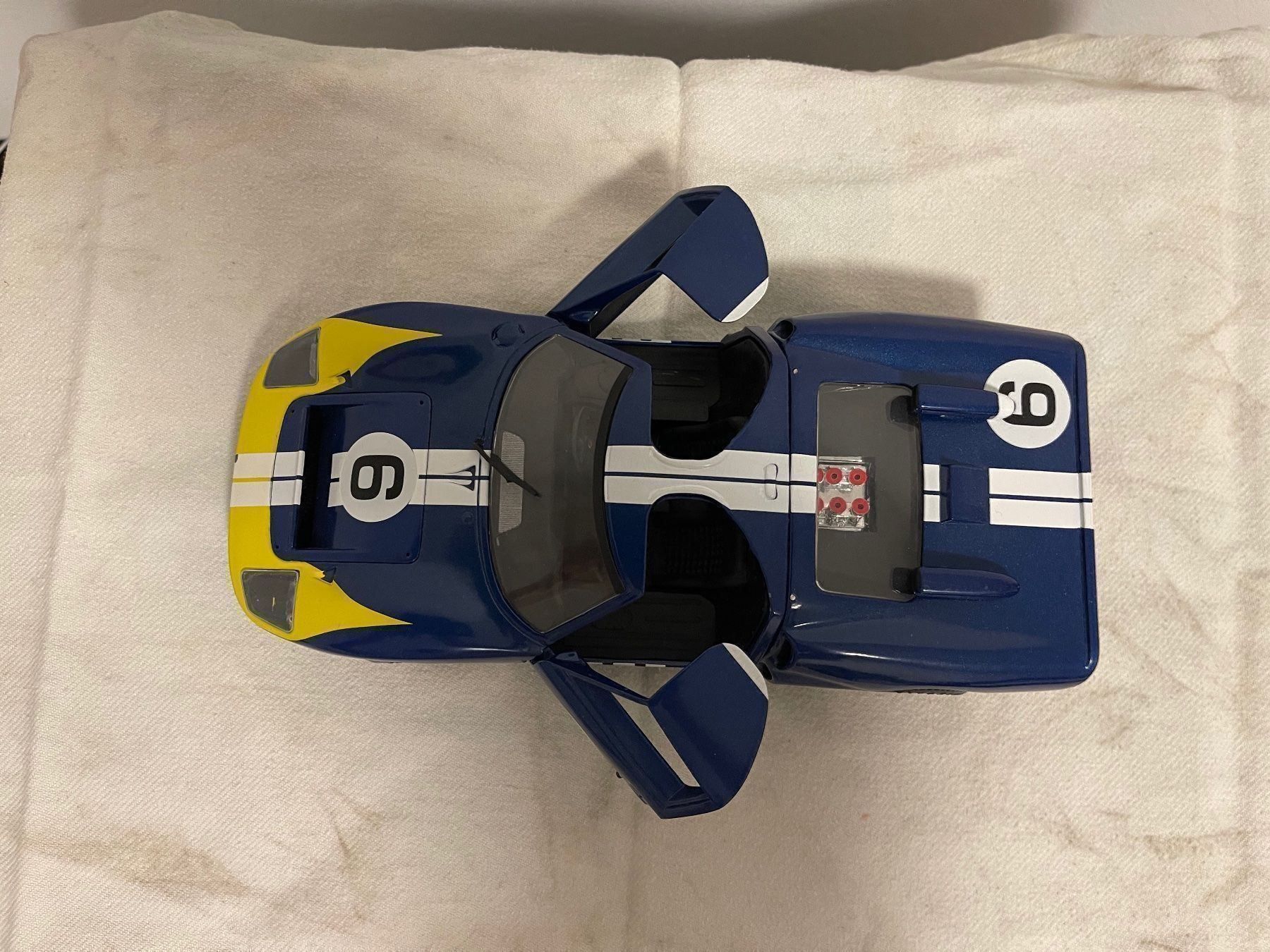 Modellbausätze & Standmodelle: FORD GT40 (1:18) – Gebraucht aus Maroggia von dag61 3