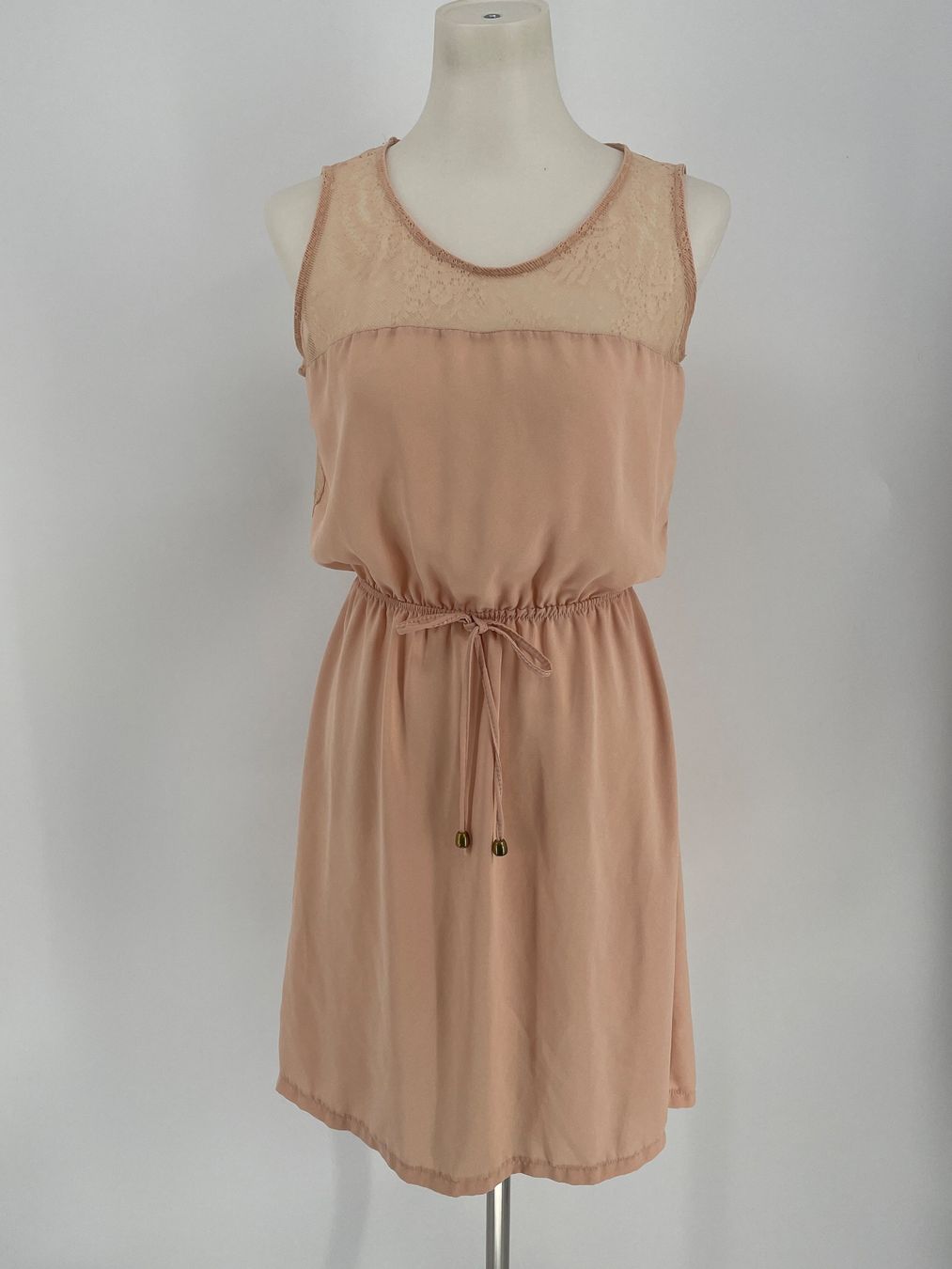 Vestiti: Leichtes Kleid Gr. M mit Spitze in altrosa – Usato da Auenstein venduto da moin.