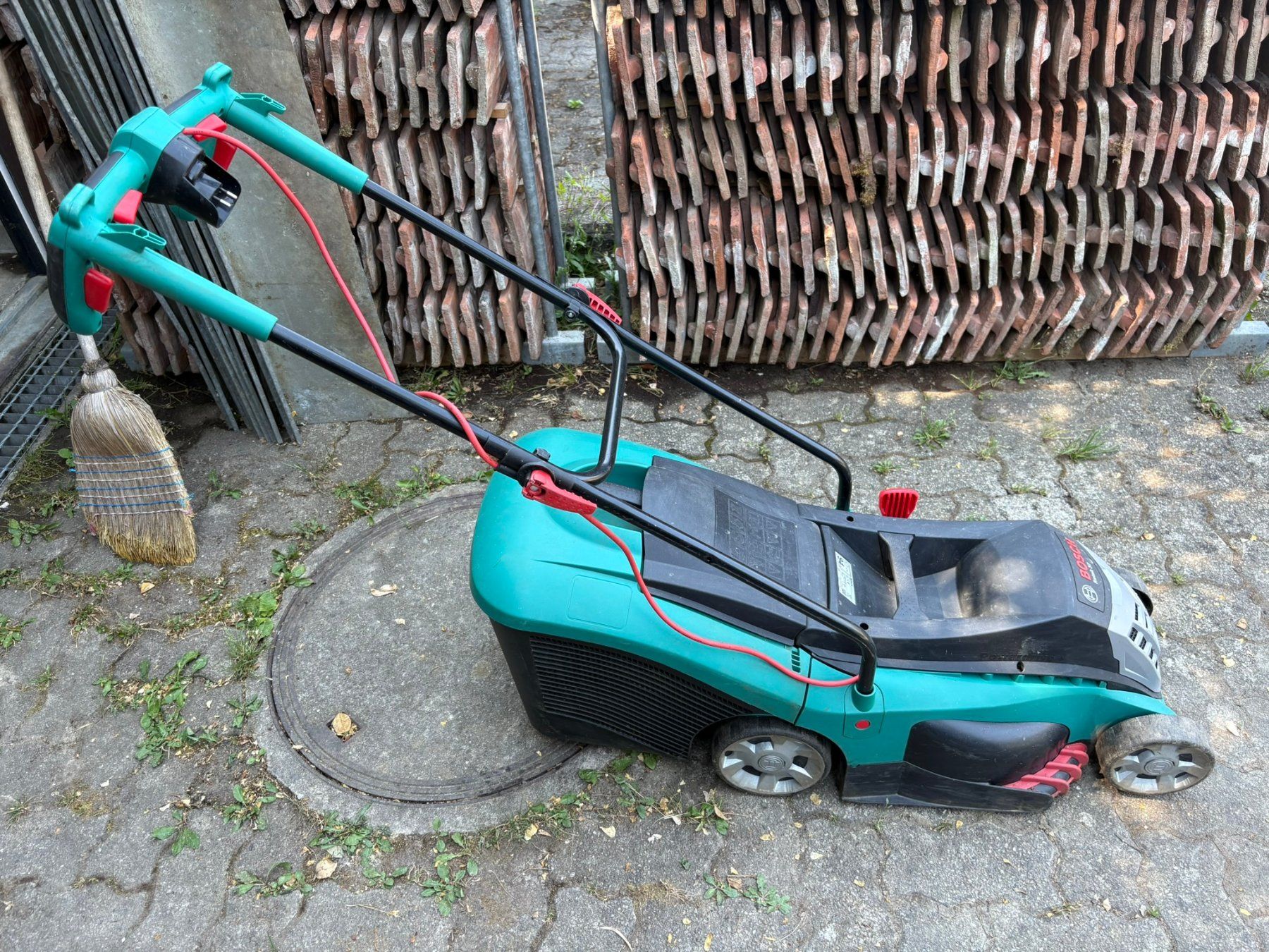 Bosch Rasenmäher: Bosch Rotak 37 Elektrorasenmäher – Gebraucht aus Zofingen von Bigron