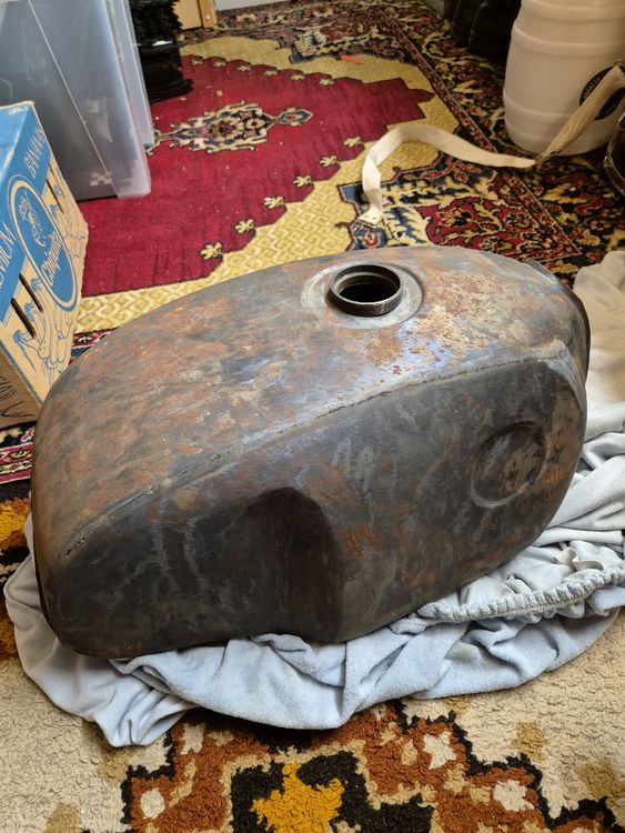 BMW R80 Tank (Gebraucht) in Ennetbürgen für CHF 22 – nur Abholung auf ...