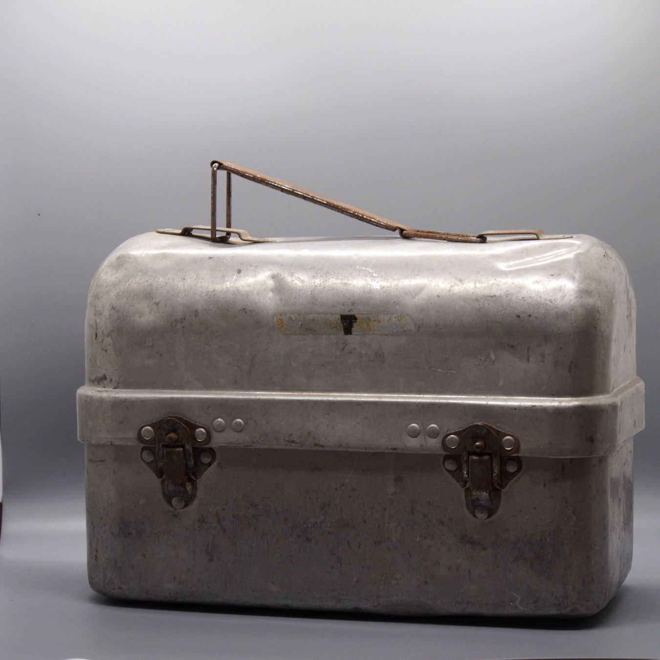 Recipients et similaires: Lunchbox silber – D'occasion à Schalunen par schwabspielautomaten