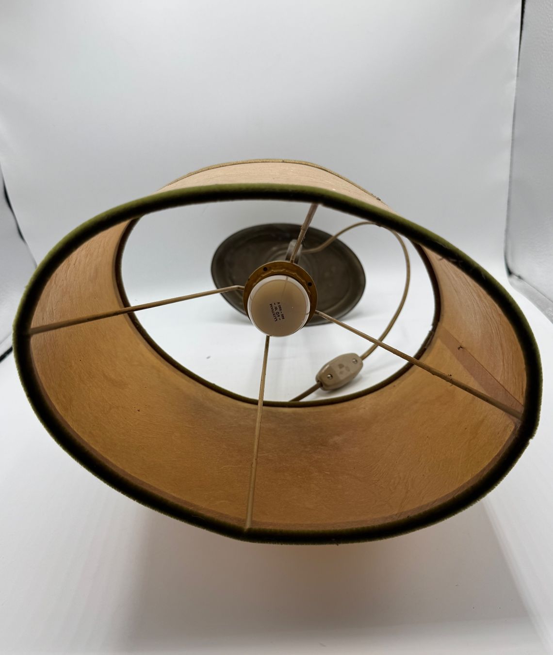 Lampade: Vintage Lampe, Messing, mit Stoffschirm – Usato da Sachseln venduto da BONATI01 3