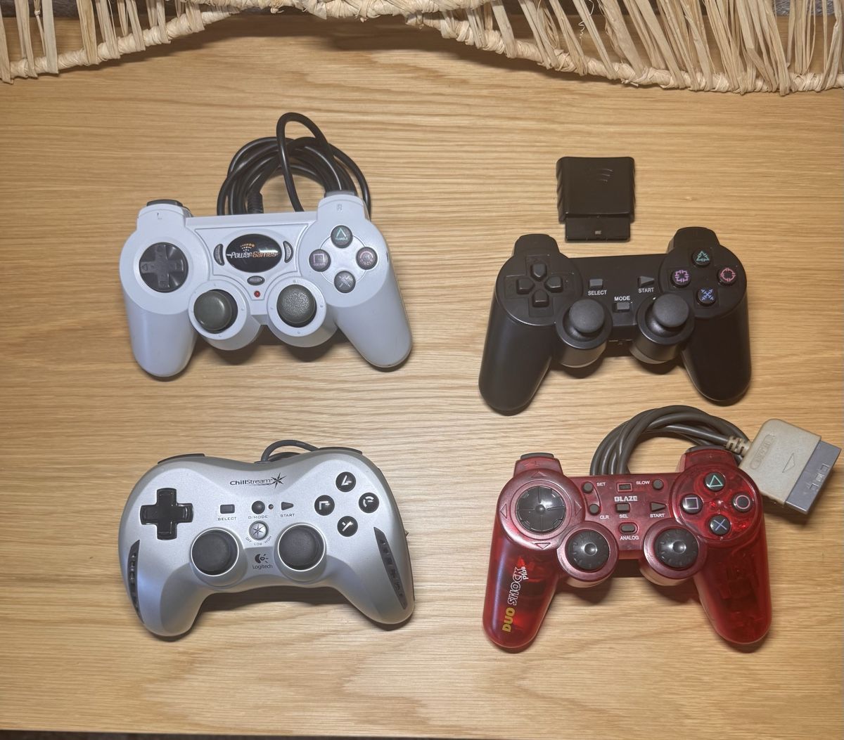 Controller: Lot de manette PlayStation  – Usato da Plan-les-Ouates venduto da ben_hc52