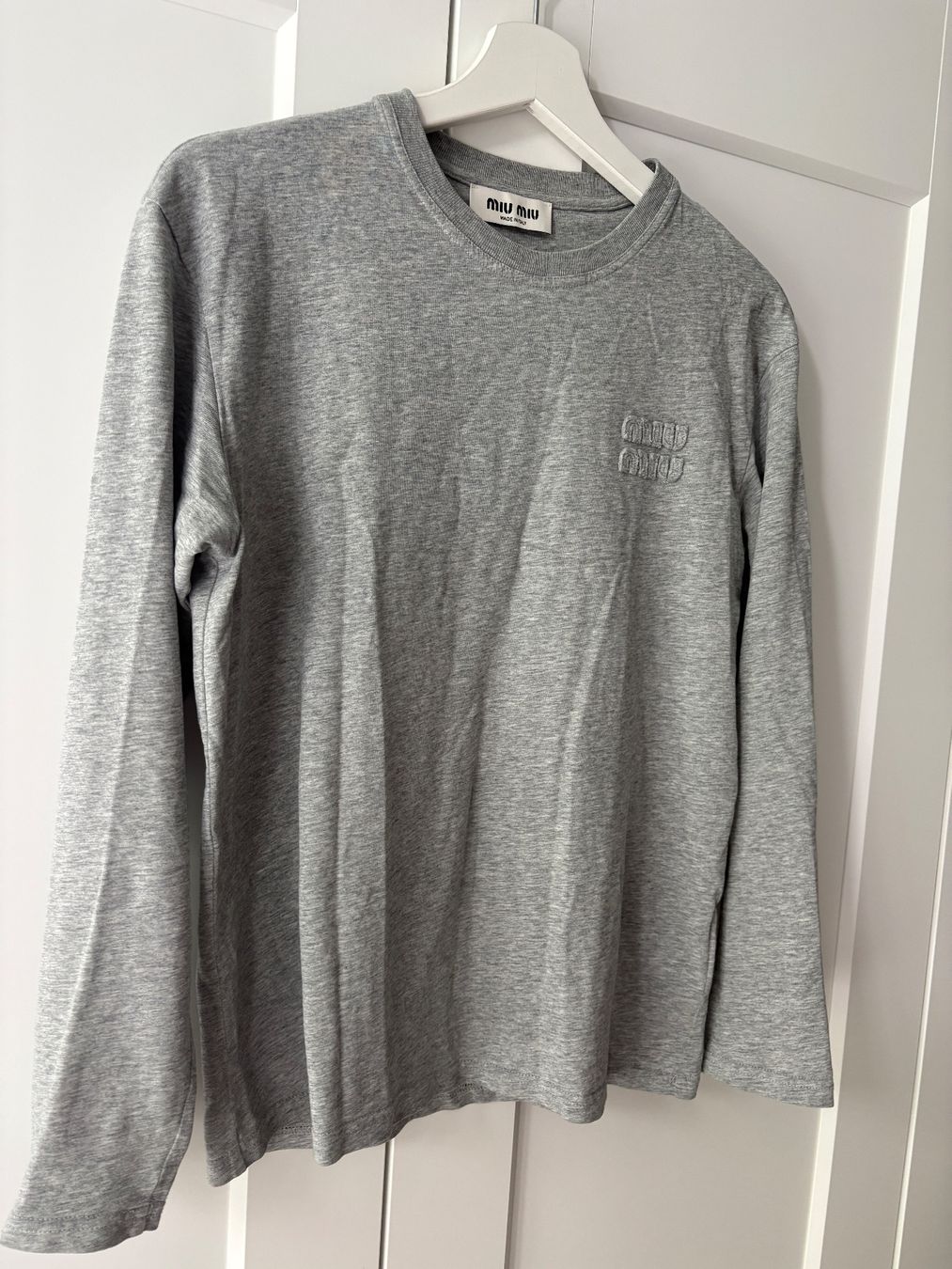 Miu Miu Tops: Miu Miu longsleeve - cotton, grey – Gebraucht aus Nyon von My_wardrobe 1