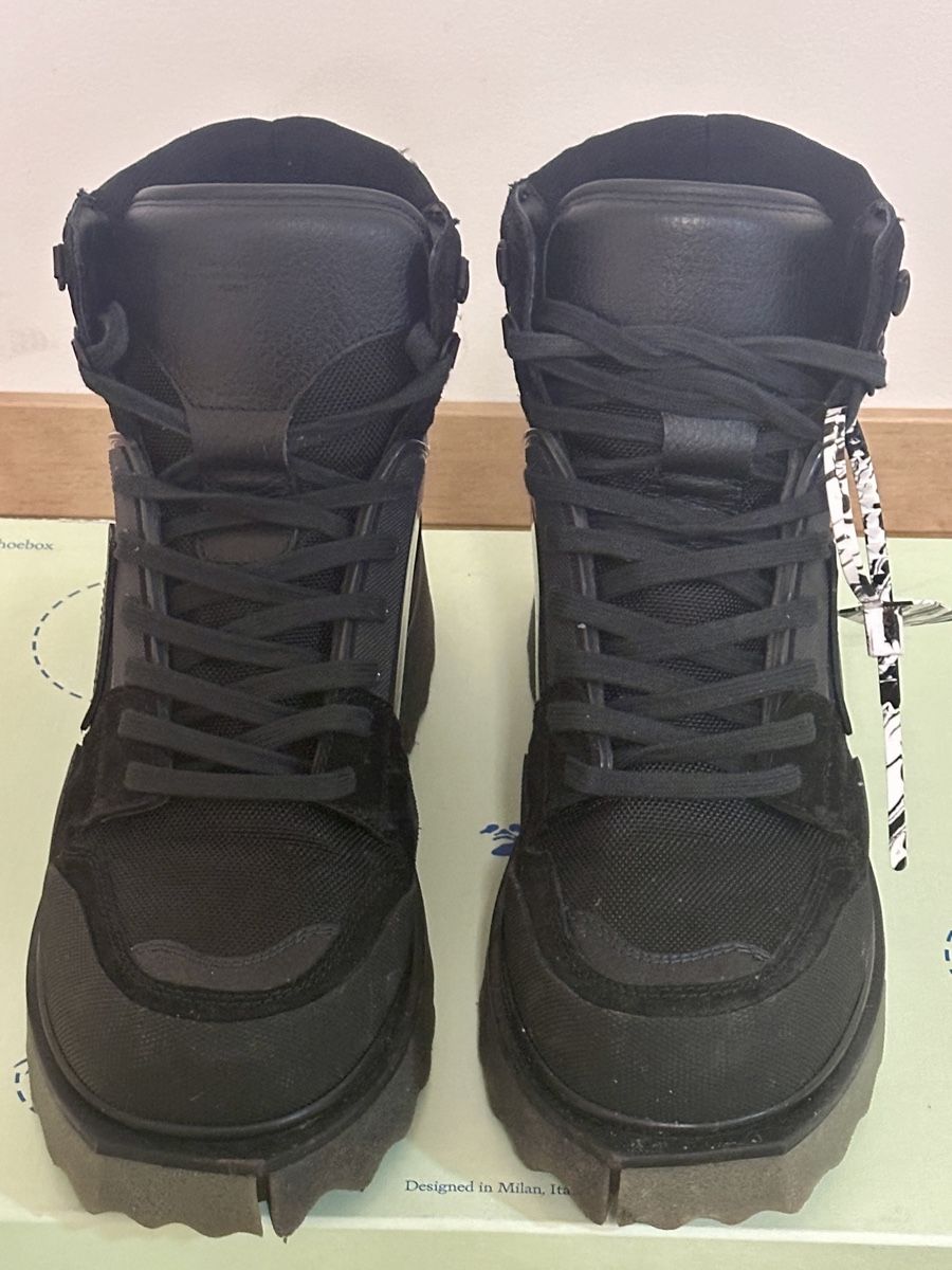 Scarpe da uomo: Off White Sponge Hiking Boots – Usato da Genève venduto da Regalfinds 1