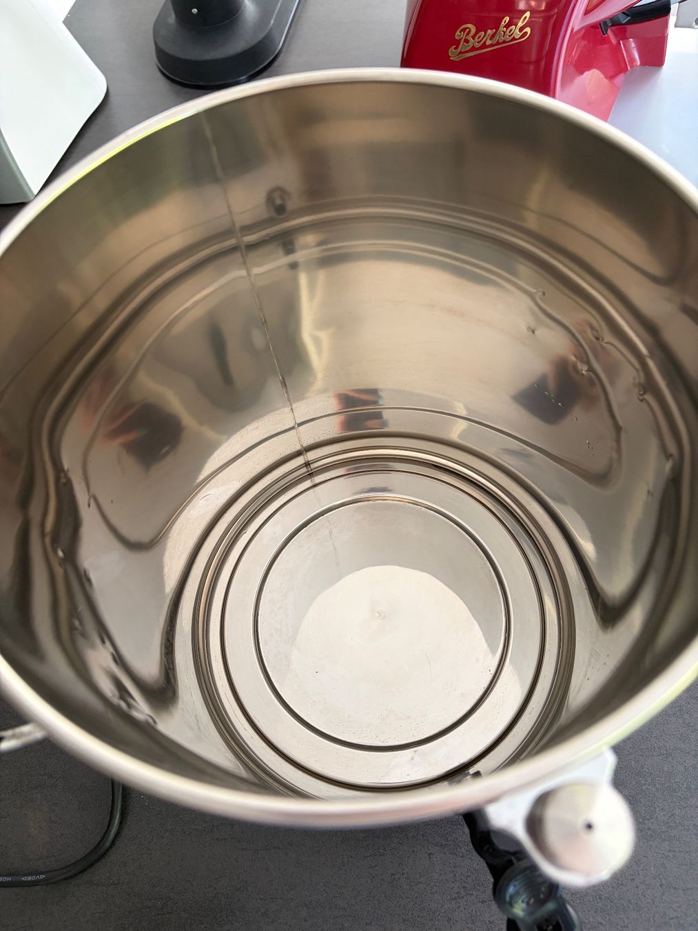 Wasserkocher: Bouilloire eau chaude et vin chaud – Neu (gemäss Beschreibung) aus Mézières VD von kha_85m2 4
