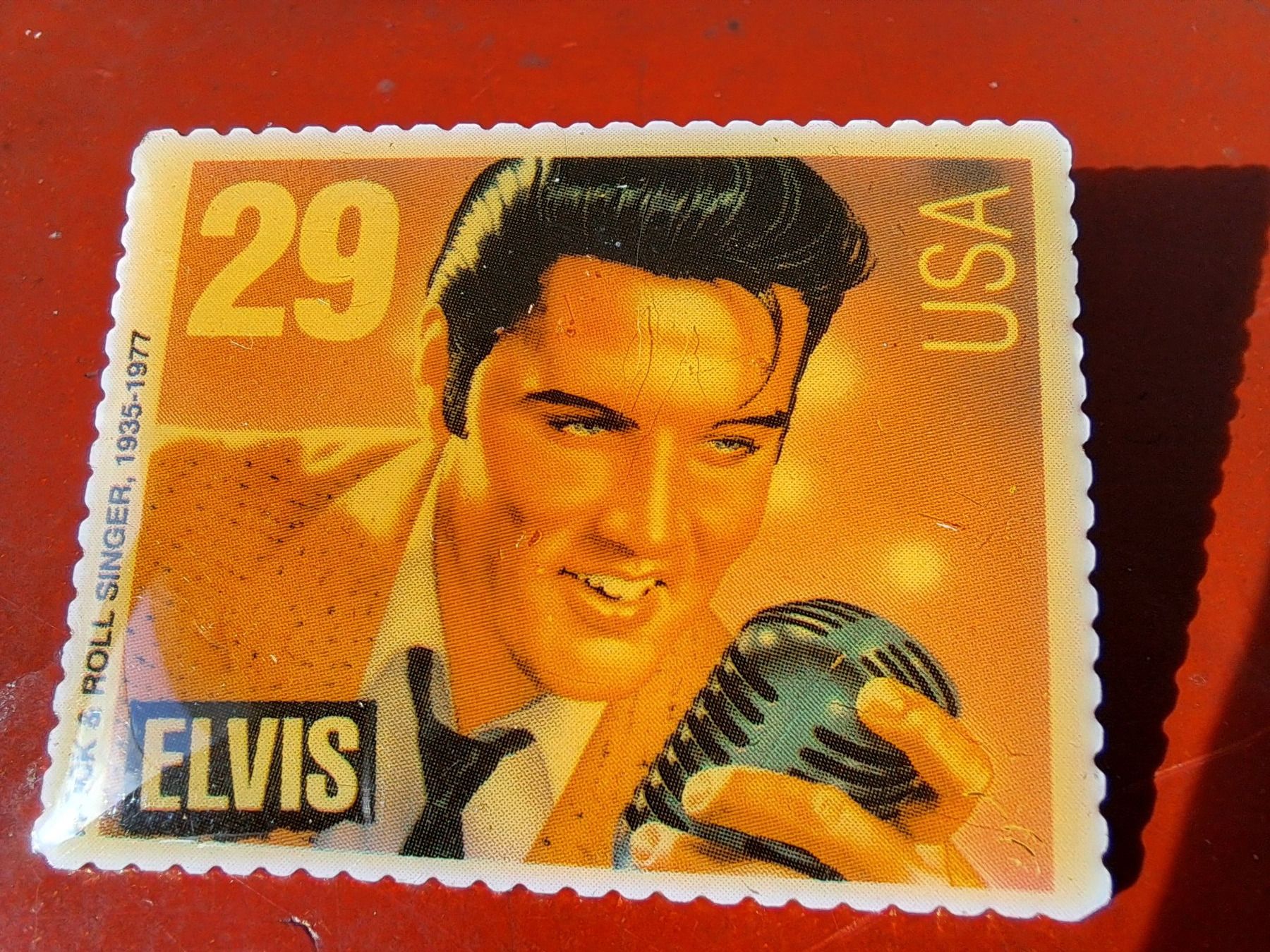 Spille & Fermagli: Pin - Anstecker Elvis Presley – Nuovo e nell'imballaggio originale da Spiez venduto da Pistach99