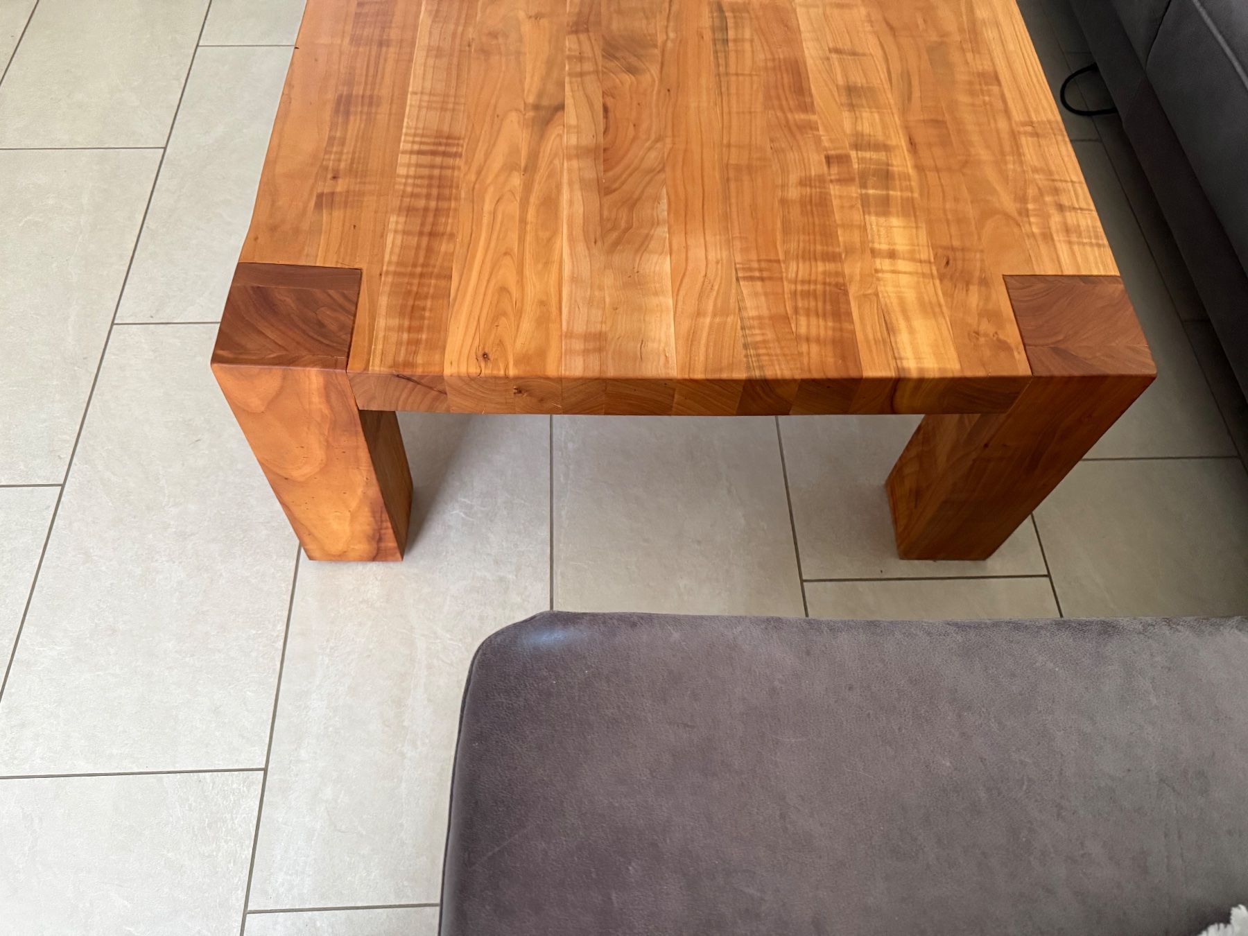 Tables: Massiv Kirsche-Couchtisch – D'occasion à Hagenbuch ZH par buell06 3