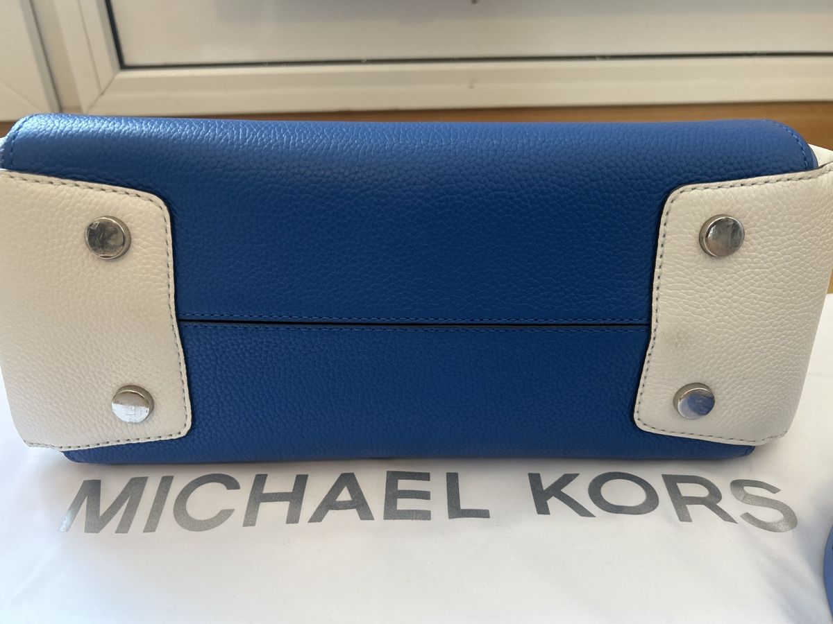 Michael Kors Sacs femmes: Sac Michael Kors bleu et blanc neuf – Neuf (Voir description) à Yverdon-les-Bains par Satim1 2