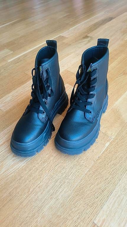 Damenschuhe: Buffalo London Schnürrstiefel Gr. 37 – Gebraucht aus Zürich von Innabella 1