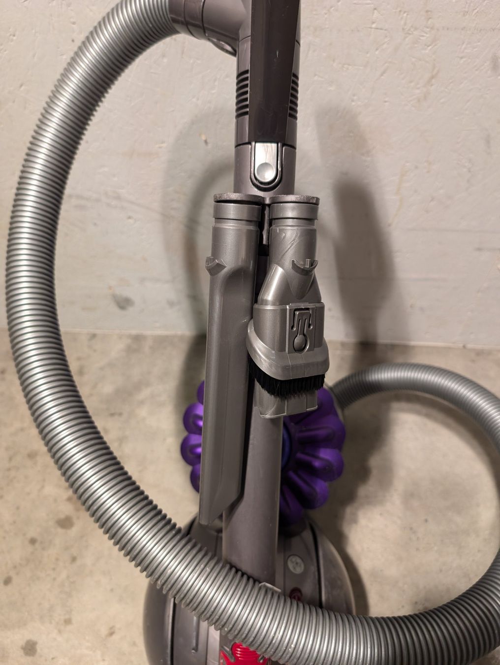 Dyson Aspirapolveri & Accessori: Dyson DC37 Allergy Muscle Head Parquet – Usato da Portalban venduto da Deuxieme-vie 5