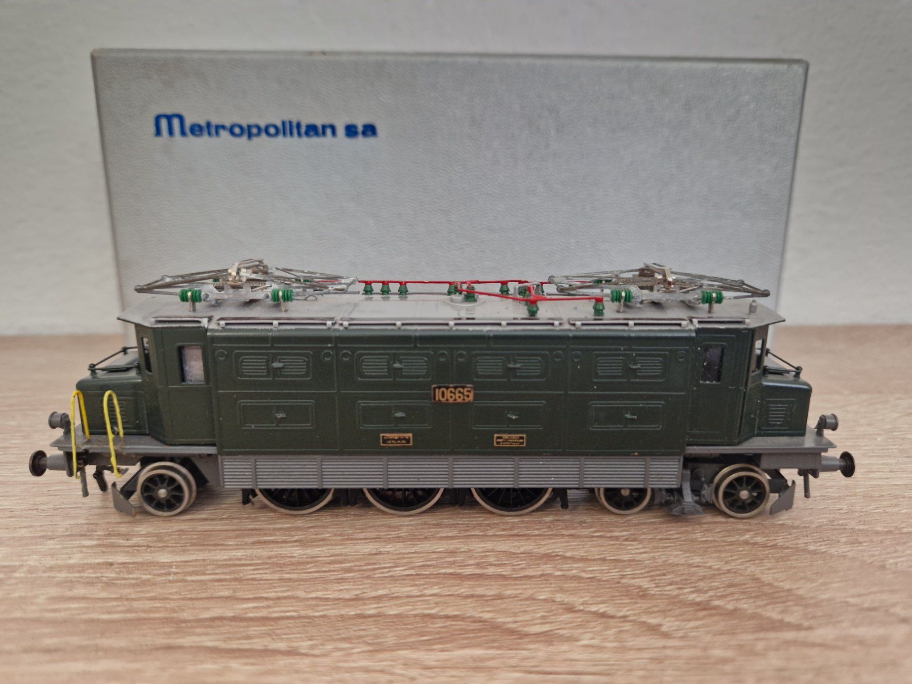 Metropolitan Modellini di ferrovie: Metropolitan 520 Silver E-Lok Ae 3/6 SBB H0 – Usato da St-Aubin-Sauges venduto da Lo_Go