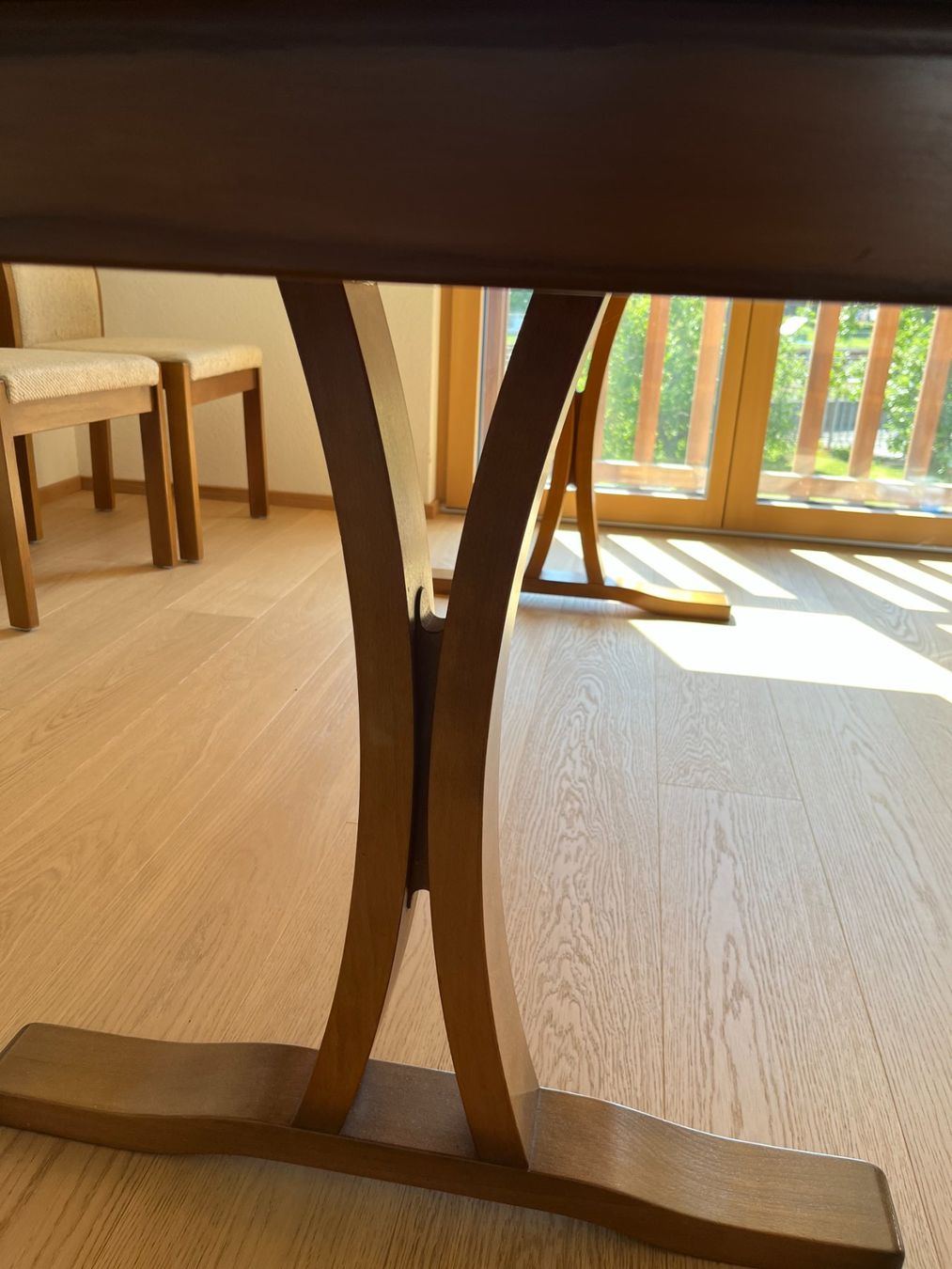 Set di tavolo e panche: Esstisch mit 4 Stühlen, Holz – Usato da Montlingen venduto da Giardini13 3