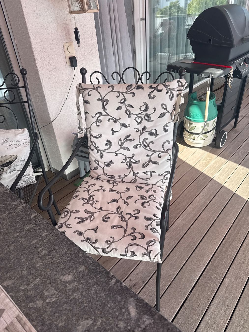 Hunn Tavoli: Massiver Tisch Eisen mit Steinplatte – Usato da Ruemlang venduto da Hans001 1