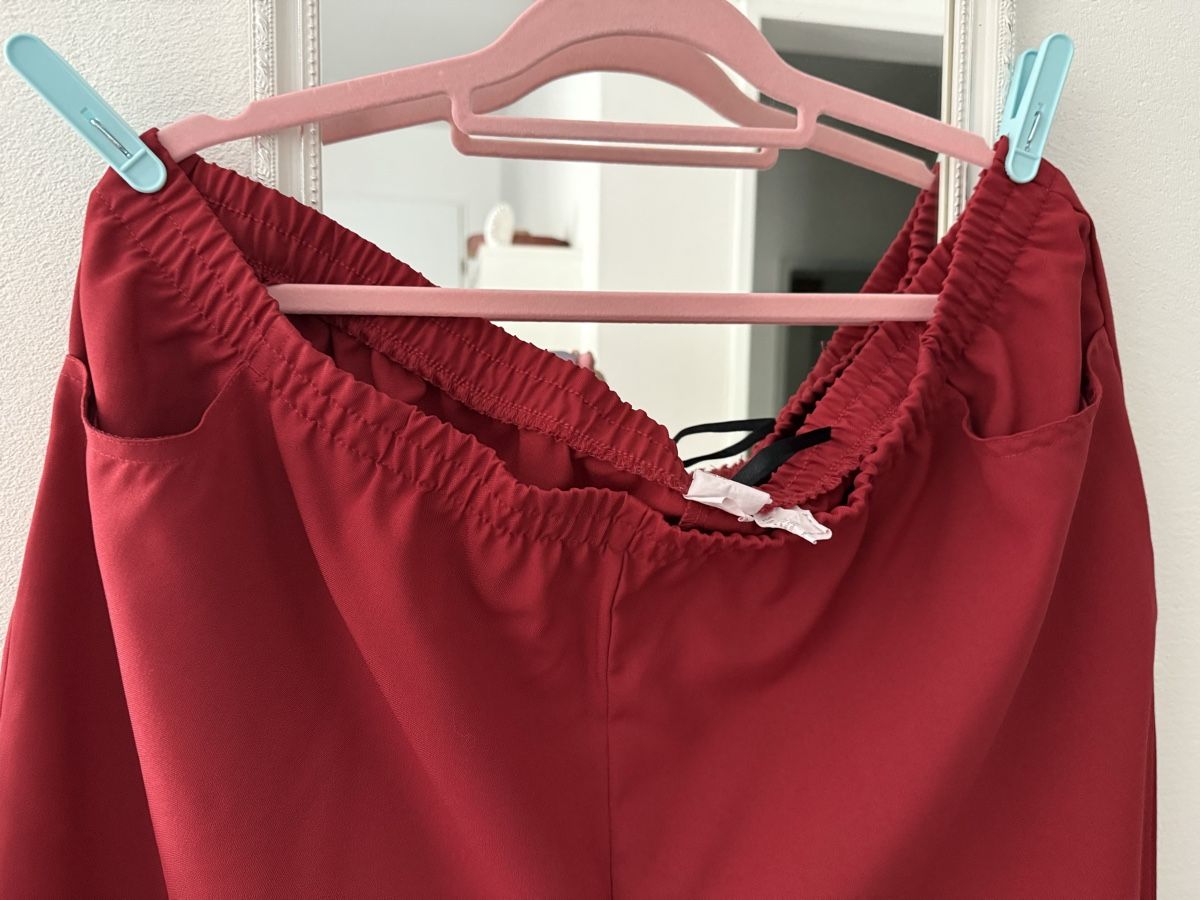 Pantaloni: Hose Grösse 54.         3/4 Länge – Usato da Pfeffikon LU venduto da pepino17 2