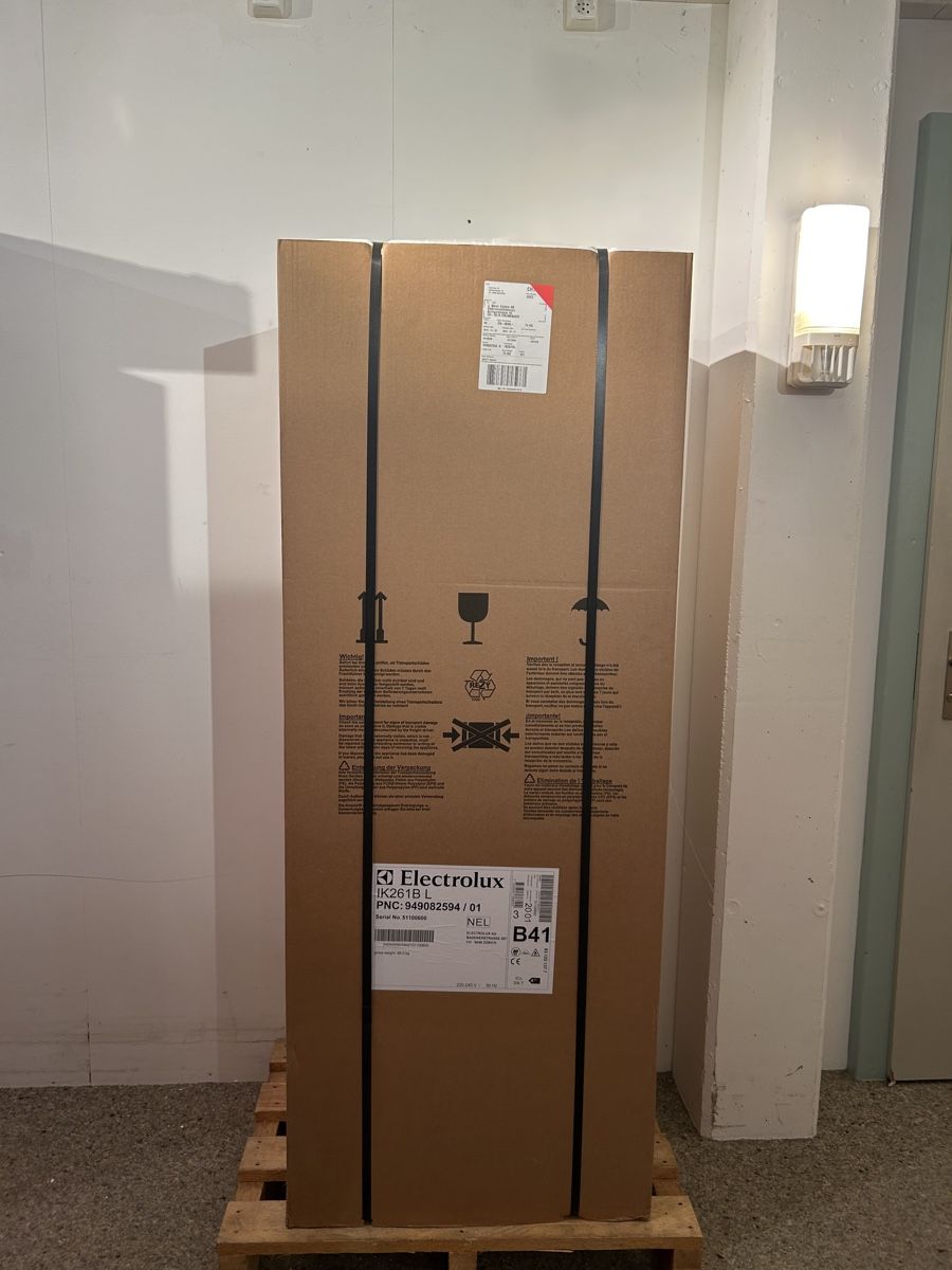 Kühlschrank: Electrolux IK261BL Kühlschrank - Originalverpackt – Neu und originalverpackt aus Erlinsbach SO von crisdaughter