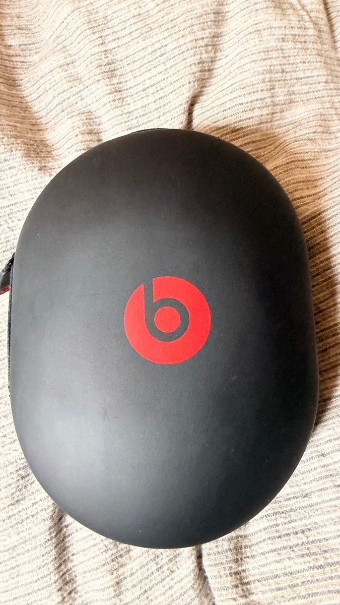 Beats Casques audio: Beats Solo3 Wireless Bluetooth Kopfhörer – Schwarz – D'occasion à Lostorf par Giulialadelfa 3