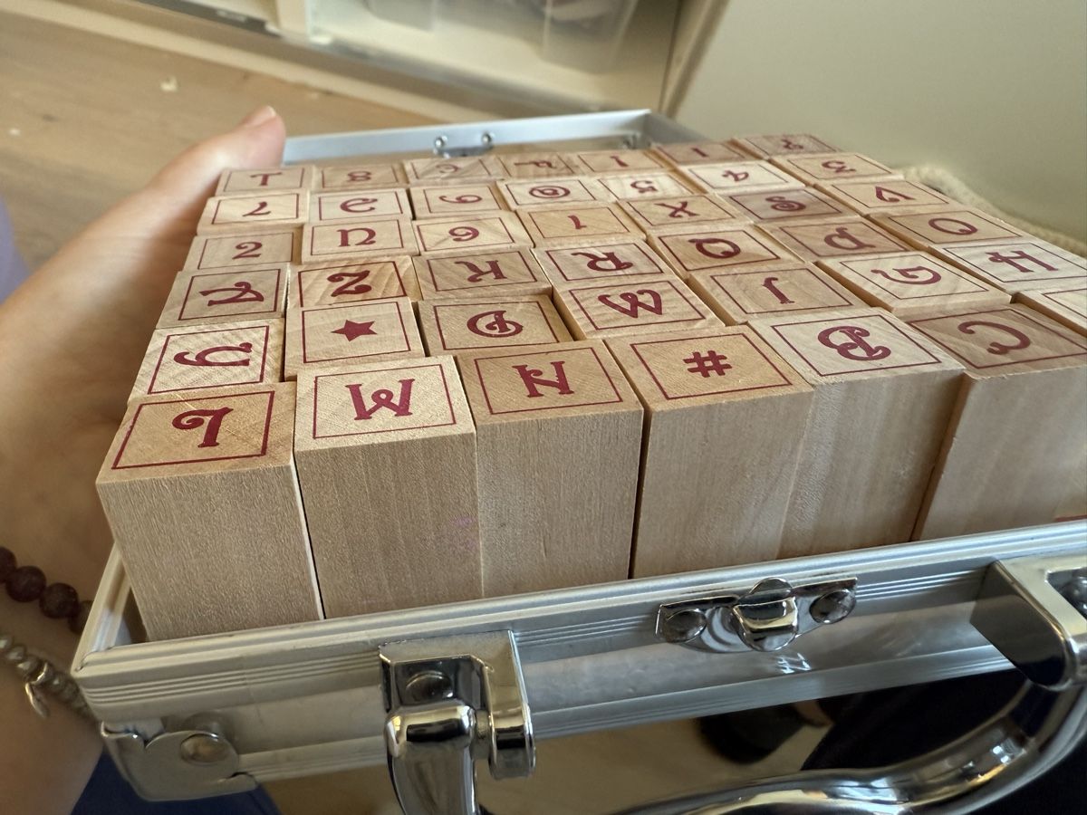 Stempel: Alphabet Stempel Koffer – Gebraucht aus Eggenwil von Lissi82 2