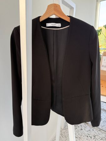 Schwarzer eleganter Mango Blazer mit geradem Schnitt (XS)