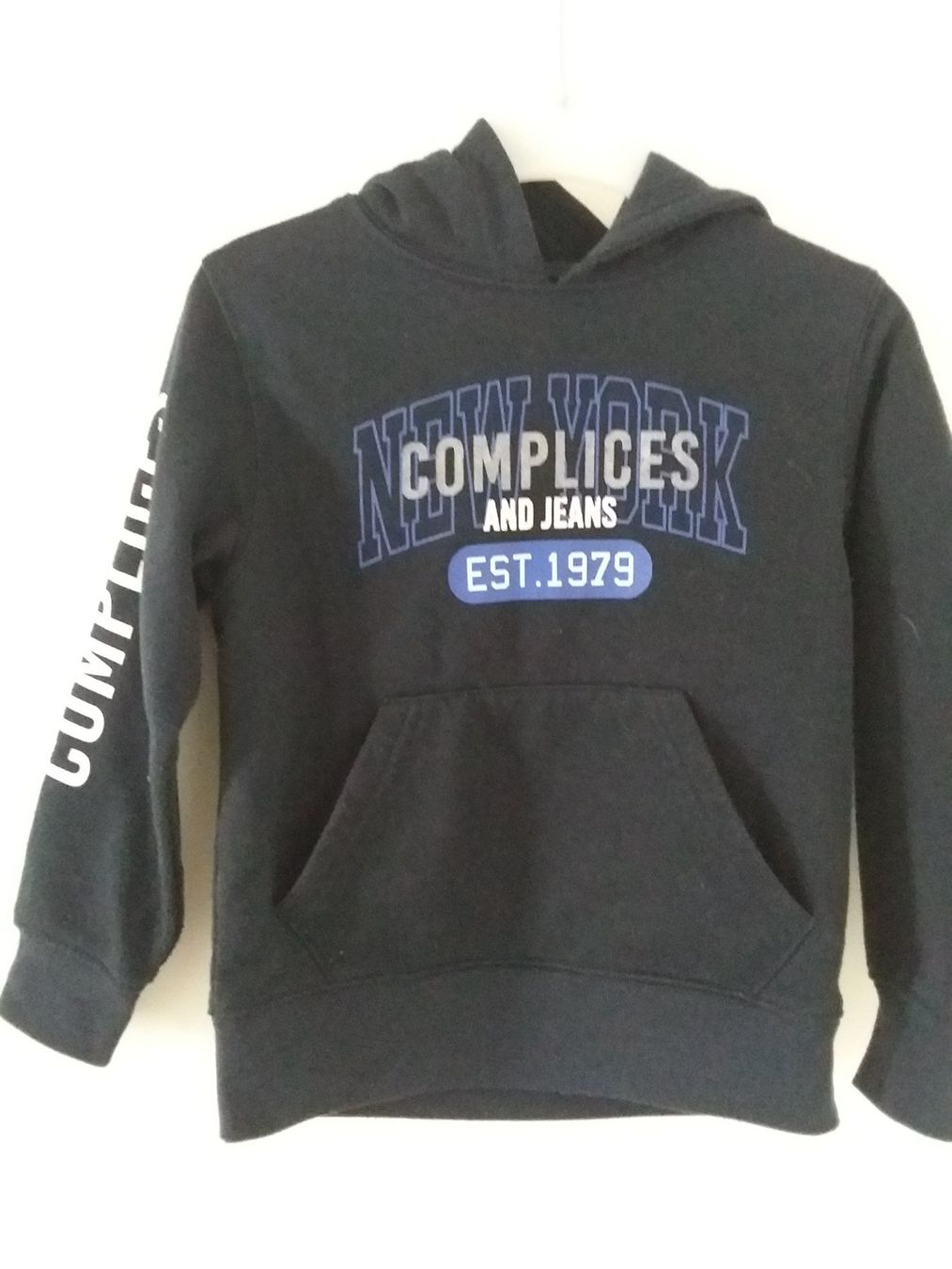 Maglioni & Felpe: Sweat à capuche New York Complices, garçon, 4 ans – Nuovo (secondo la descrizione) da chêne-bourg venduto da patty190