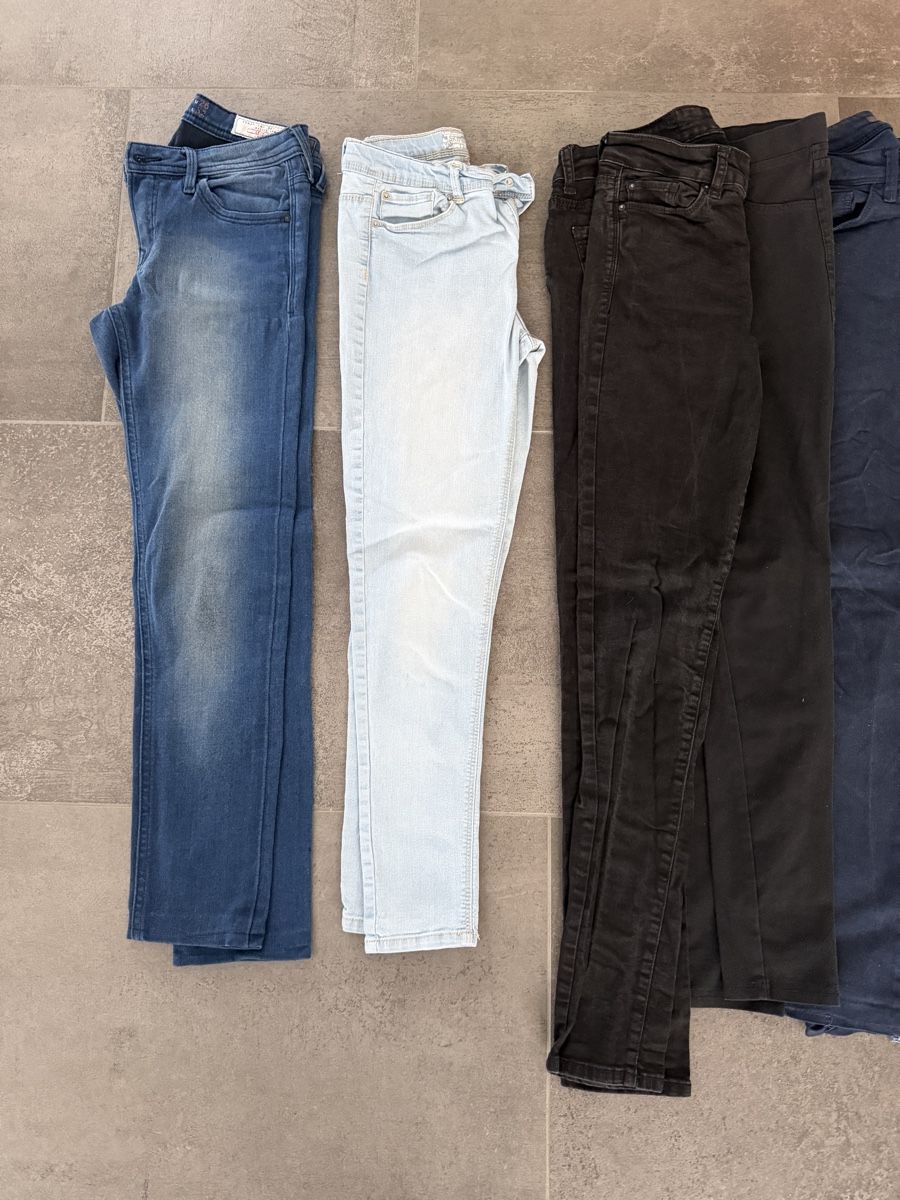 Pantaloni: 11 Hosen ca. Grösse 146-152 – Usato da Hunzenschwil venduto da iluapm 1