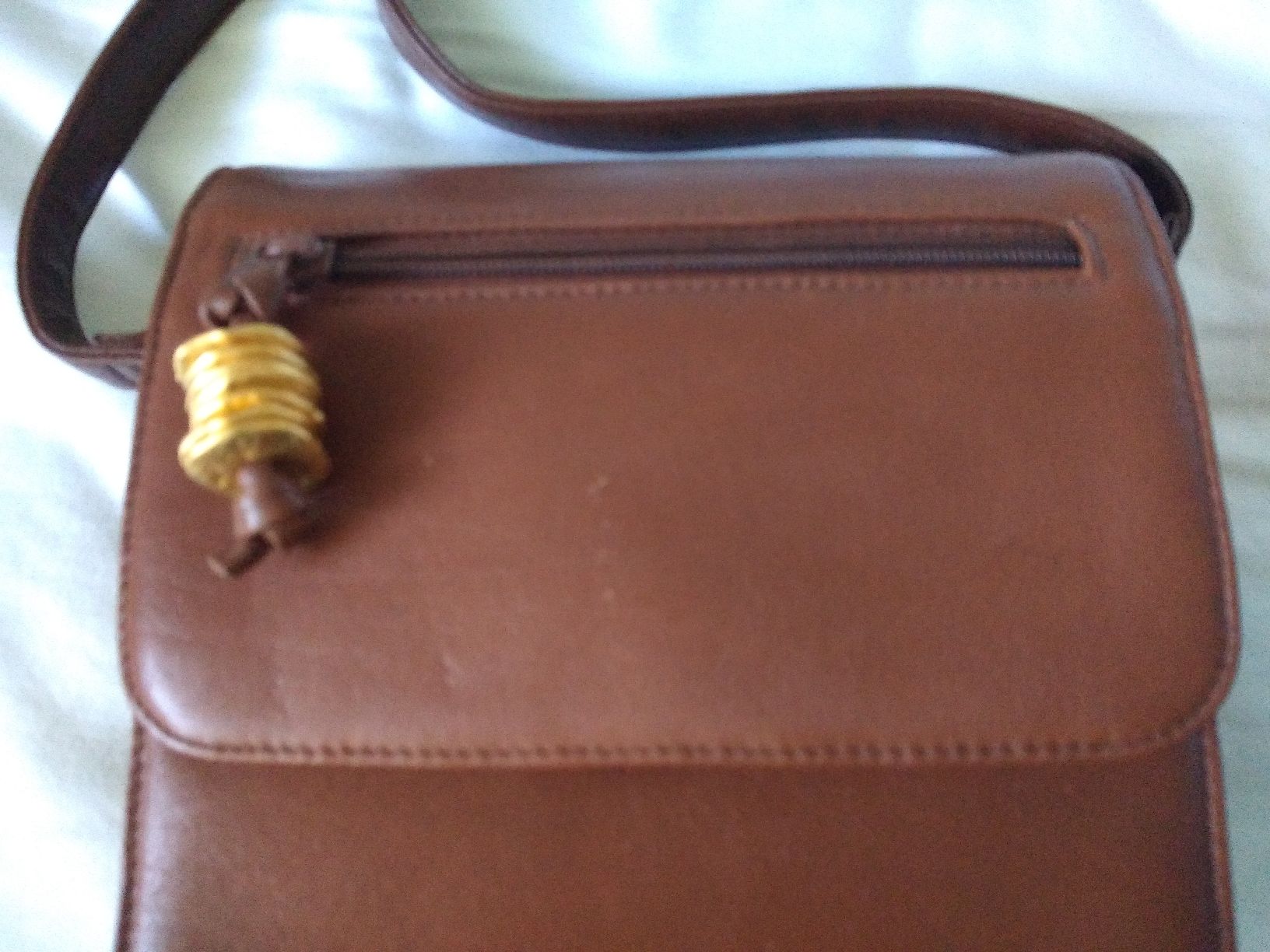 Taschen für Damen: Elegant Leather Shoulder Bag - Timeless Classic – Gebraucht aus Dübendorf von rol_fm6d 1