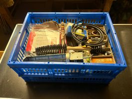 Werkzeugkiste mit Kleinteilen und Zubehoer guter Zustand