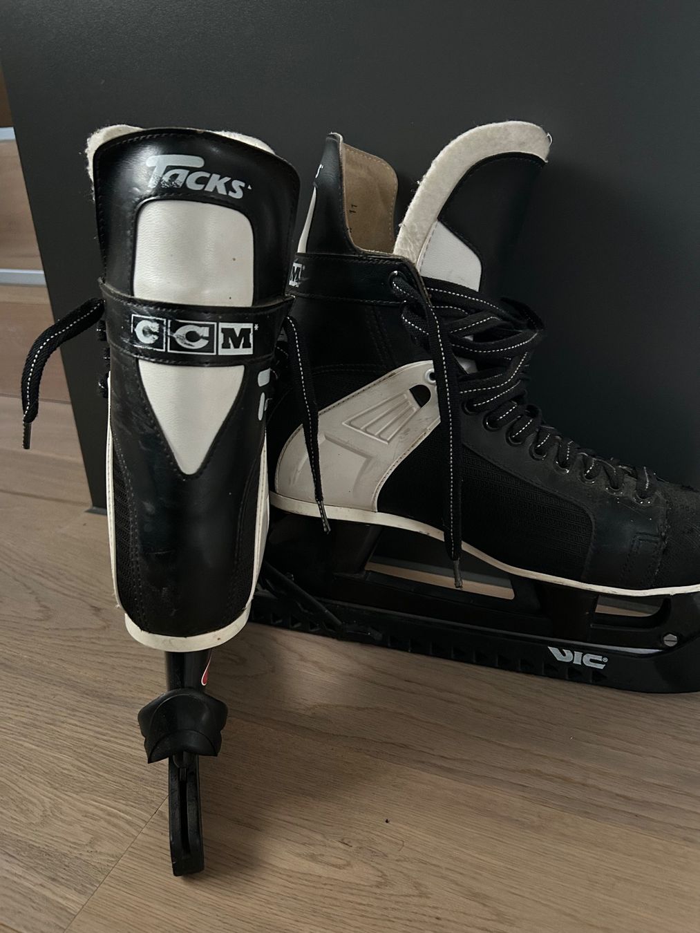 Schlittschuhe: Schlittschuhe – Gebraucht aus Treiten von Joconiy 1
