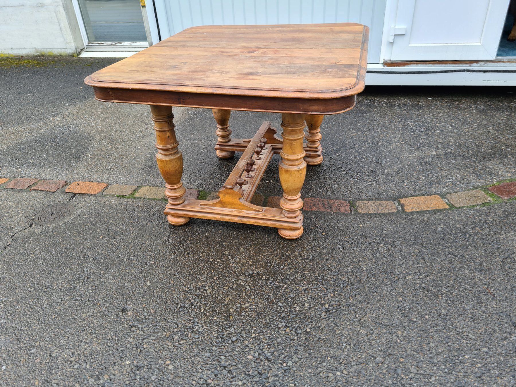 Tavoli: Table ancienne – Usato da Monthey venduto da 187-zeroo 1