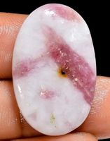 Cabochon L-2275 – Lepidolith 28X18X3mm – 18,5 Karat