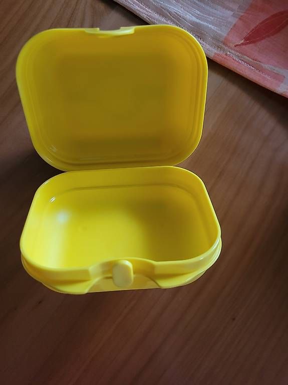 Behälter & Ähnliches: Kleien Tupperbox – Gebraucht aus Dottikon von Strizzi15 1