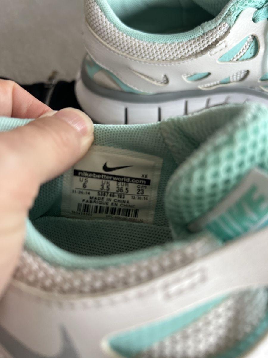Nike Kleiderpakete: Nike Running Set – Neu (gemäss Beschreibung) aus Stäfa von bambinas 2