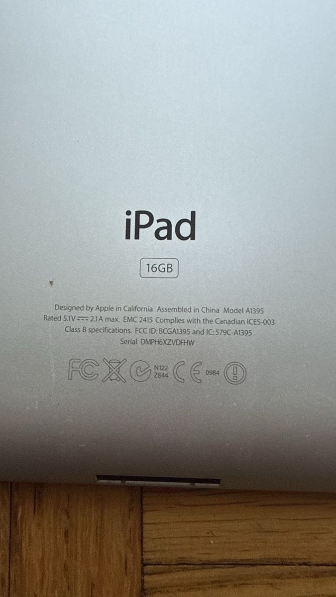 Apple Tablet PC: Apple iPad2 16GB silbern – Usato da Zürich venduto da Gabiii 3