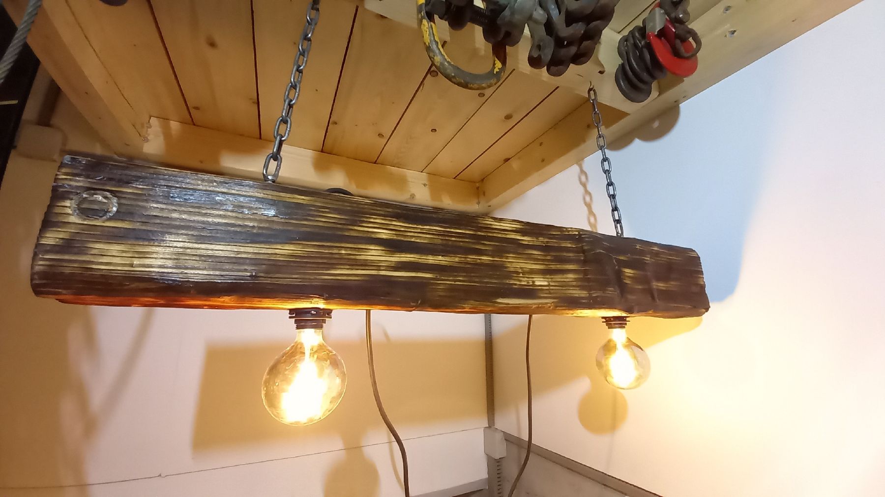 Kronleuchter & Deckenlampen: Rustikale Lampe aus Altholz – Gebraucht aus Escholzmatt von paedy86 1