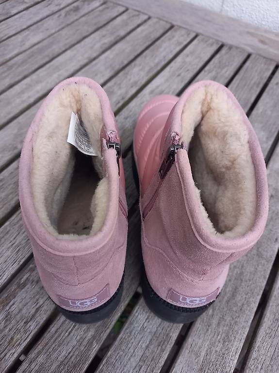 Ugg Scarpe da donna: UGG Winterstiefel halbhoch – Usato da Au SG venduto da Dhana03 1