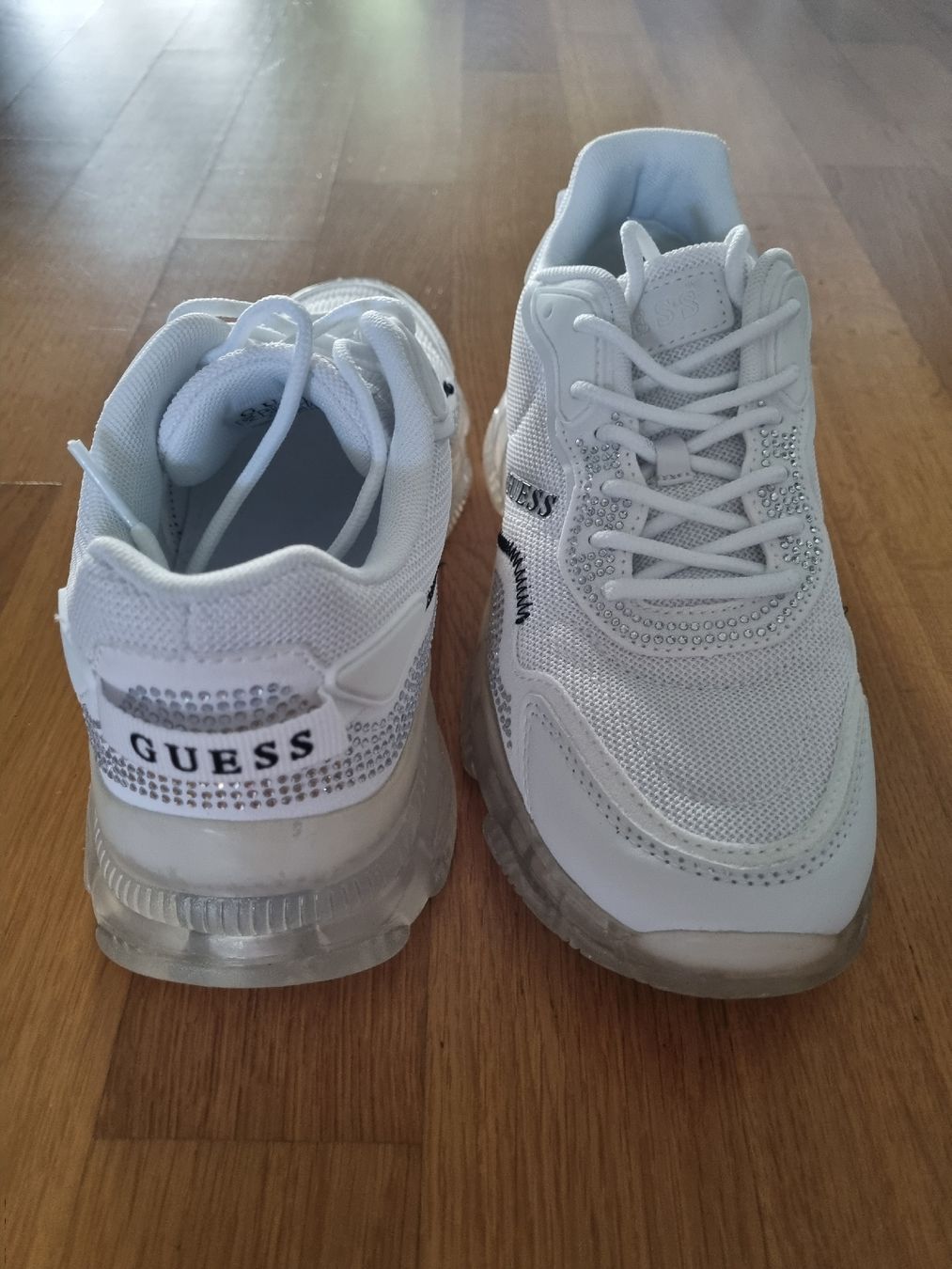 Guess Damenschuhe: Guess Sneaker, Gr. 38 – Gebraucht aus Weinfelden von KaSto77 1