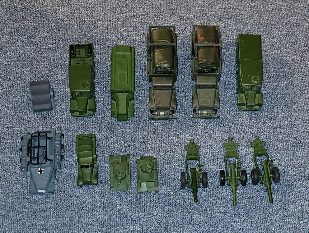 Dinky Toys e Corgi Toys lotto veicoli militari 1
